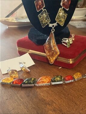 Multicolor Amber-Inspired 4 piece jewelry set!